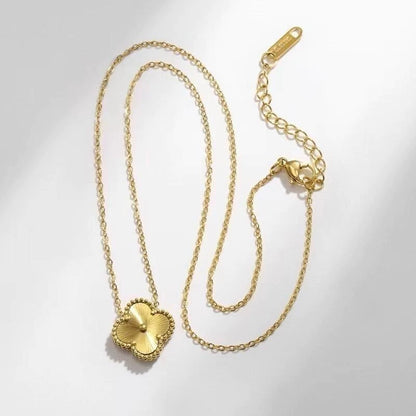 COLLAR TRÉBOL VAN
