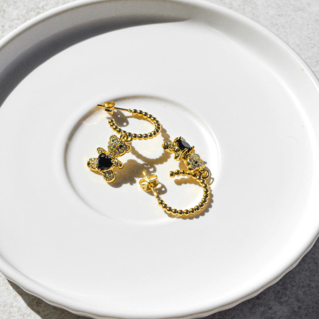 HUGGIES OSO CORAZON NEGRO