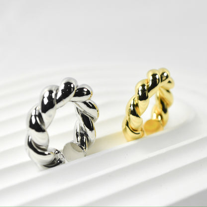 EAR CUFF TWIST