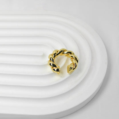 EAR CUFF TWIST