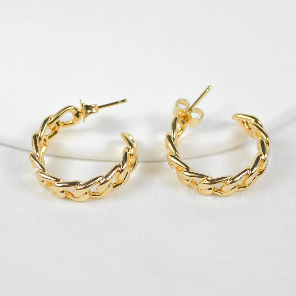 ARRACADAS CARMÍN DORADAS