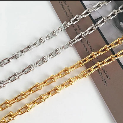 COLLAR HERRADURA