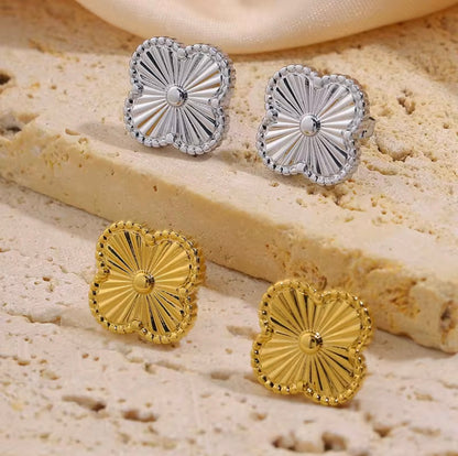 ARETES TRÉBOL VAN