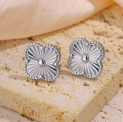 ARETES TRÉBOL VAN