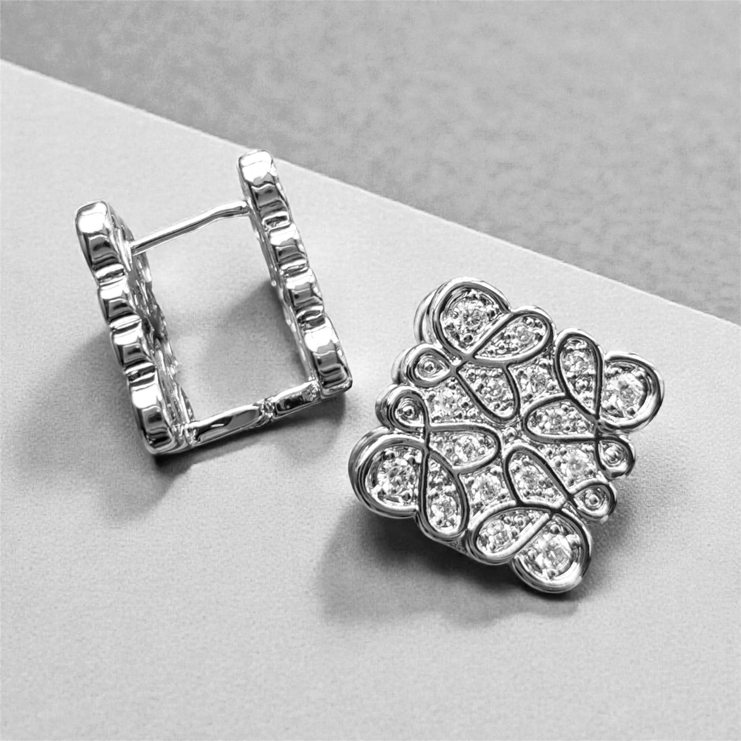 ARETES LOEWES CHICOS