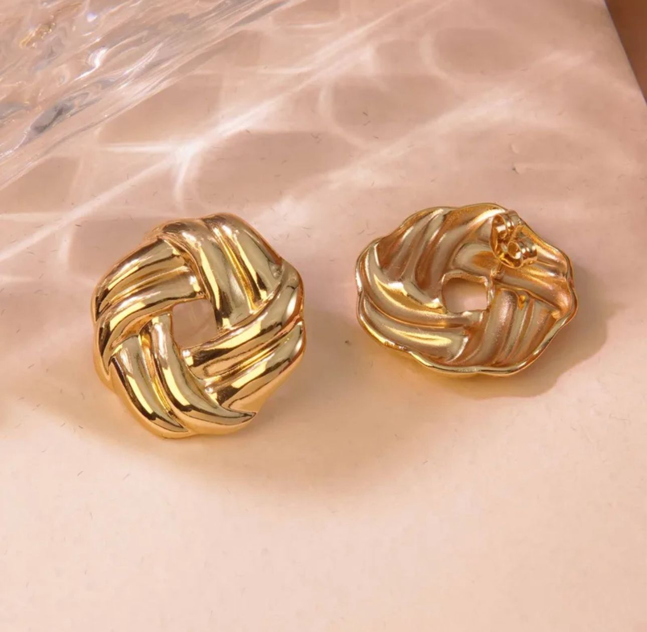 ARETES ISADORA