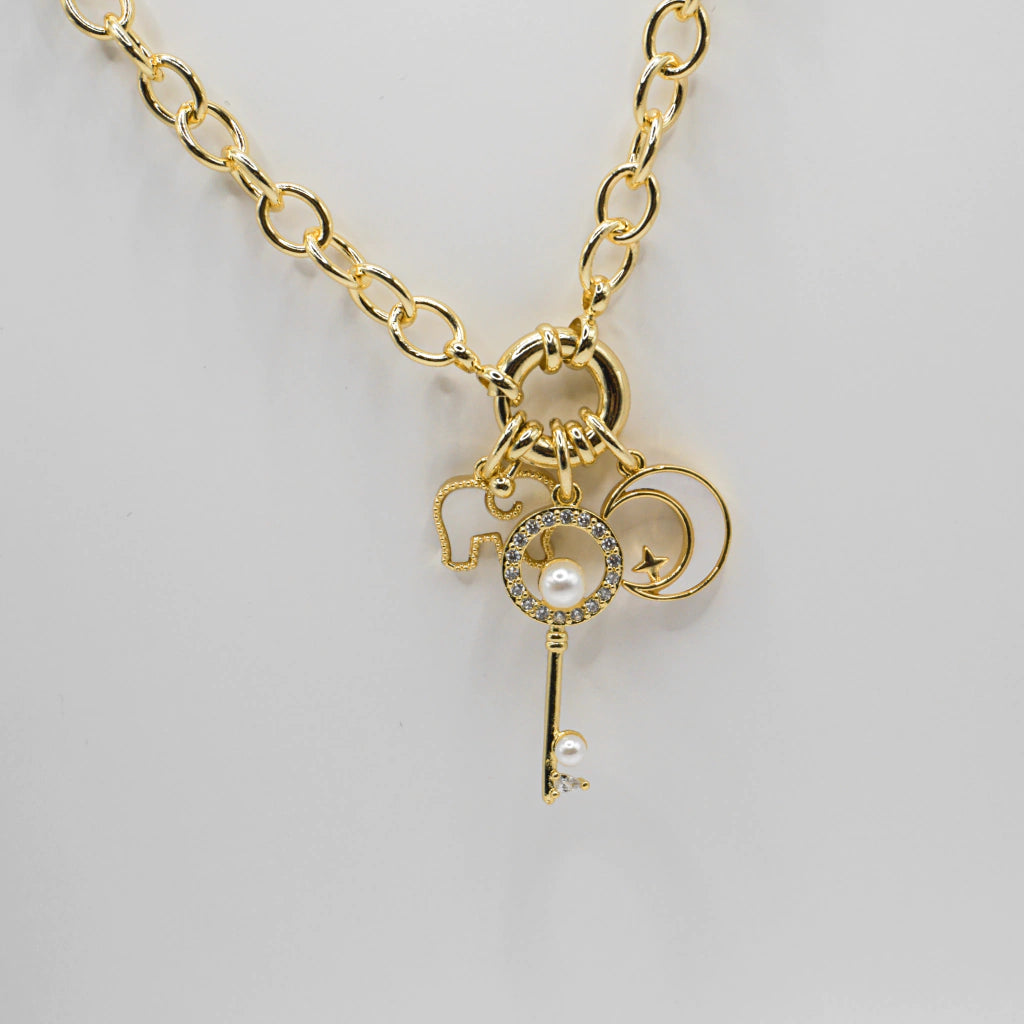 COLLAR LLAVE CON CHARMS