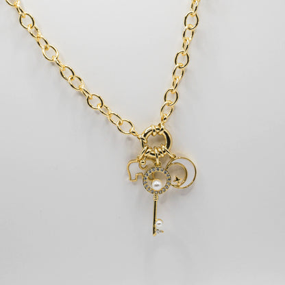 COLLAR LLAVE CON CHARMS
