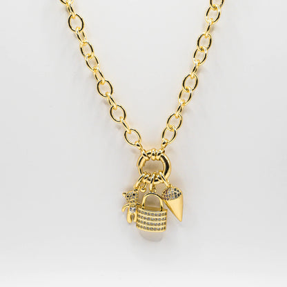 COLLAR CARMIN CON CHARMS